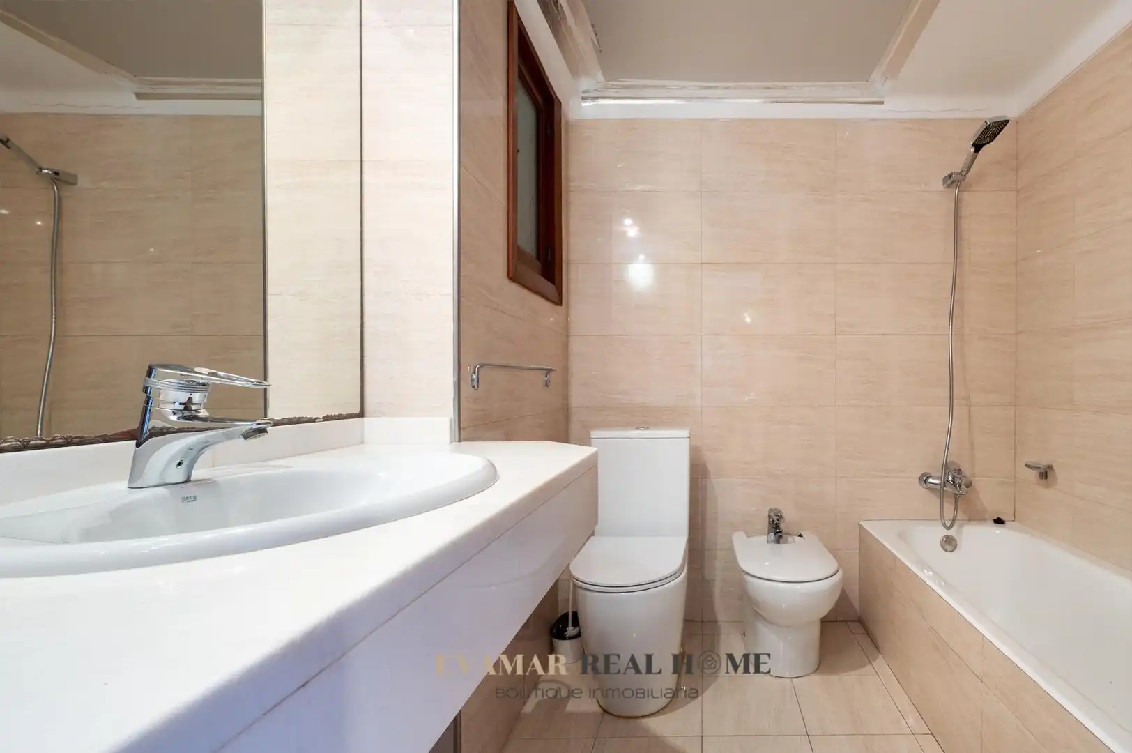 Bathroom of Flat for sale in  Palma de Mallorca  with Air Conditioner, Terrace and Alarm