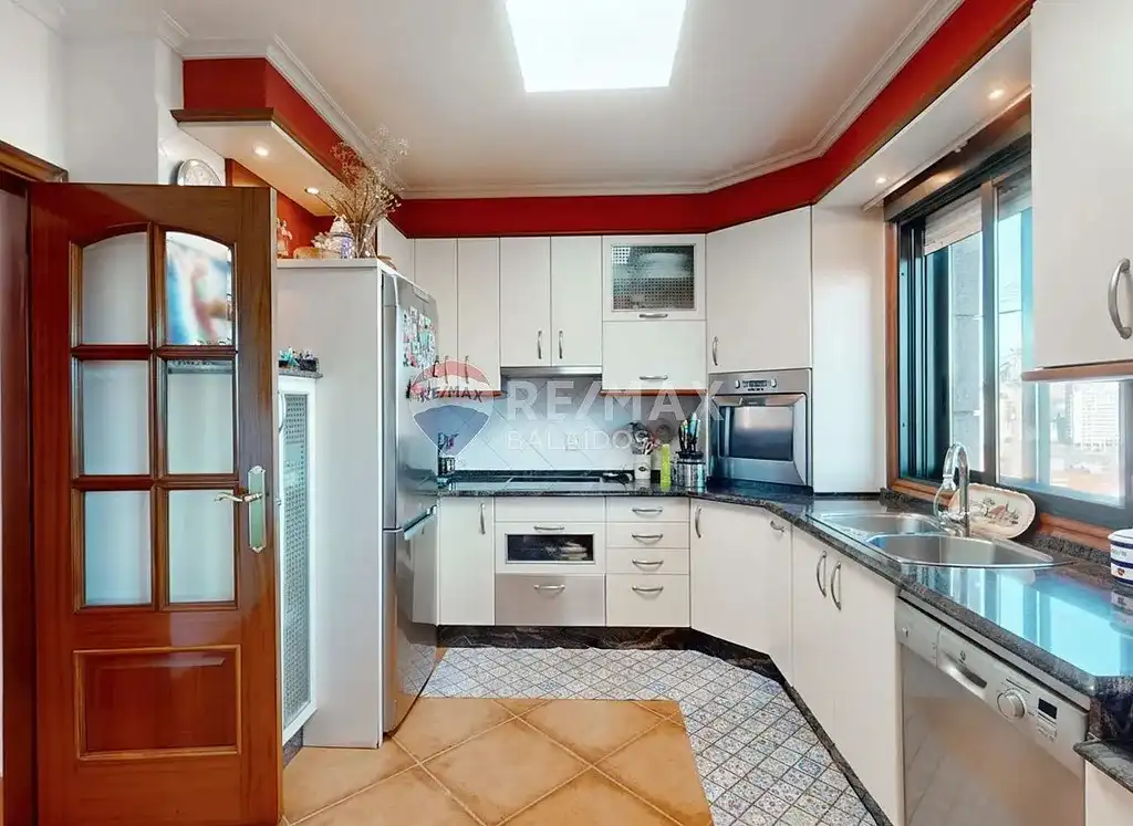 Kitchen of Houses for sale in Vigo   with Heating, Private garden and Parquet flooring