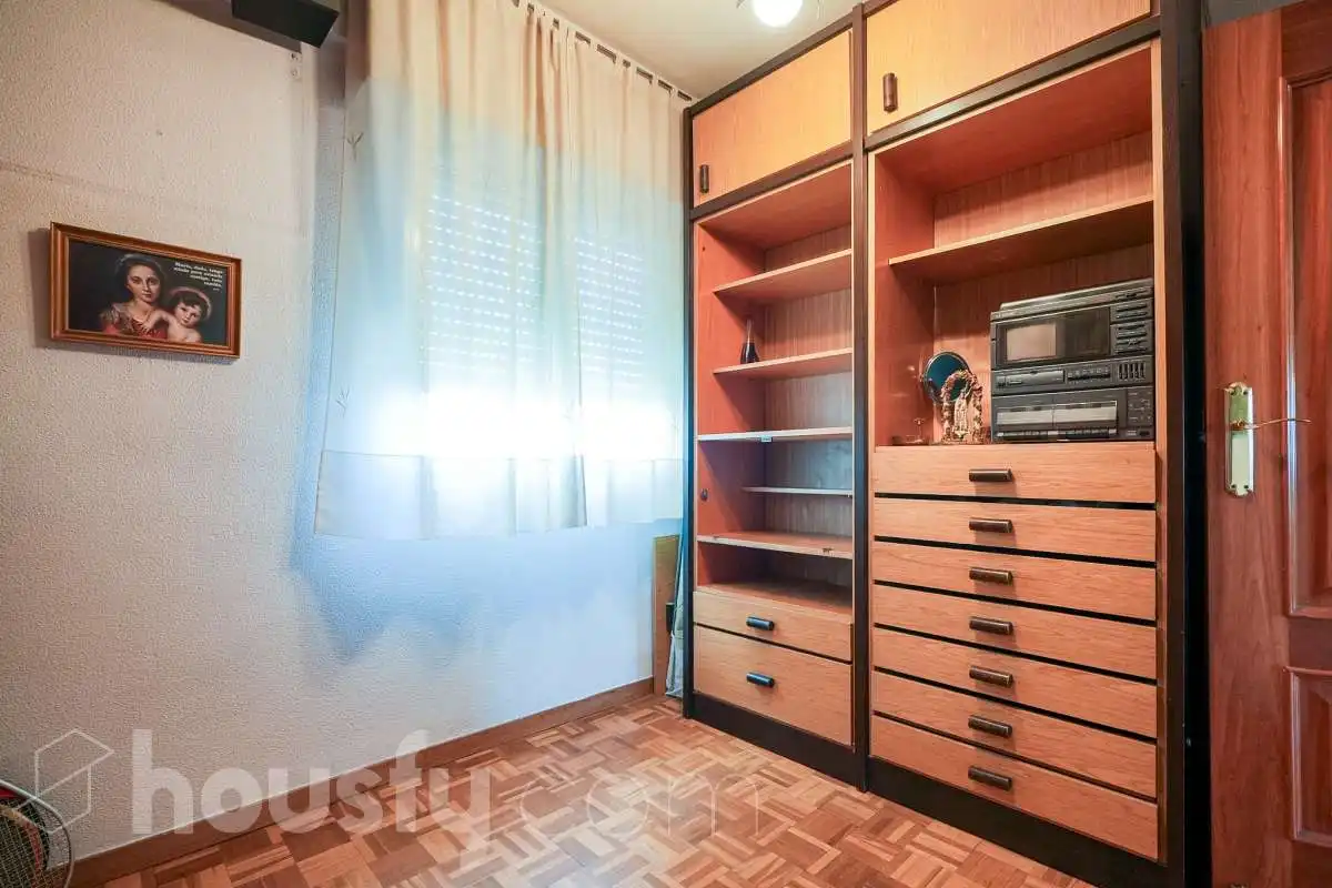 Bedroom of Flat for sale in Madrid  with Heating, Terrace and Storage room