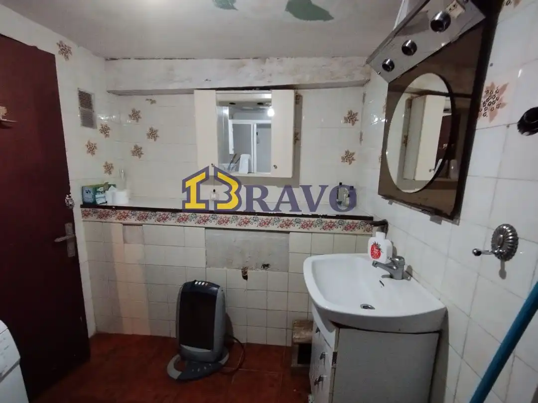 Baño de Casa adosada en venta en Junta de Traslaloma con Calefacción, Jardín privado y Amueblado