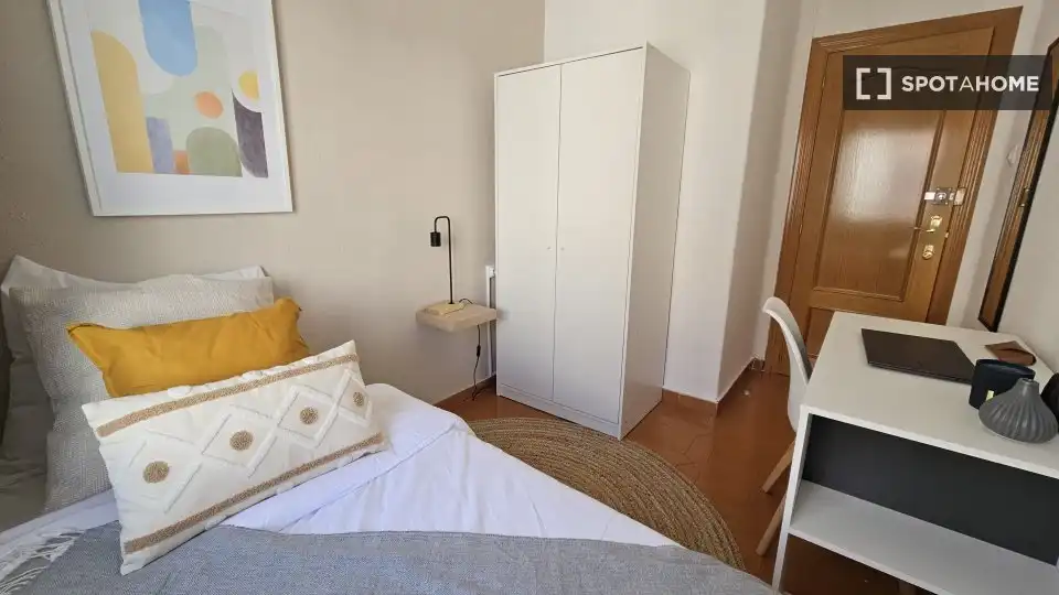 Habitación en Trinitat