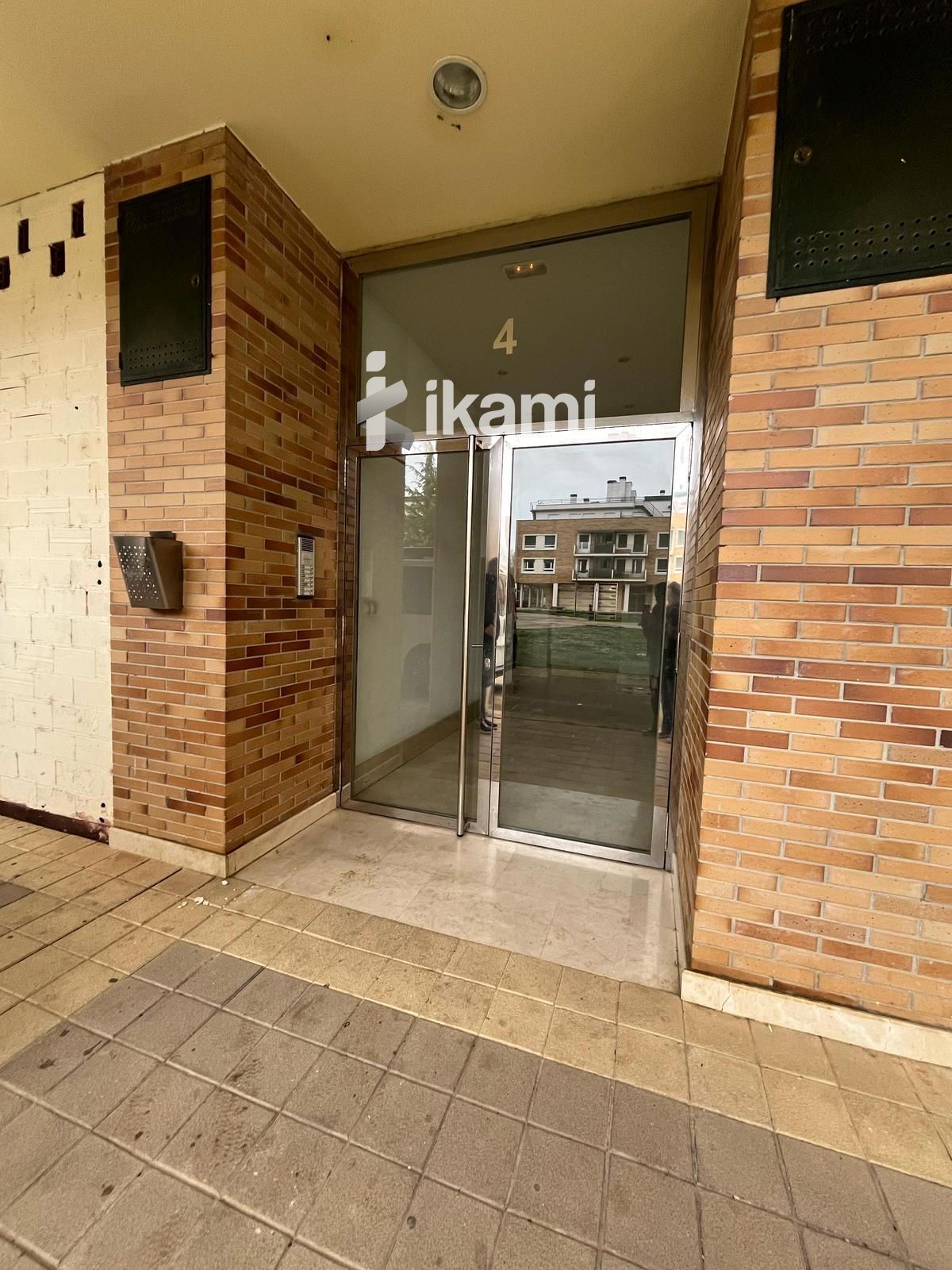 Vista exterior de Pis en venda en Grijota amb Calefacció, Terrassa i Traster