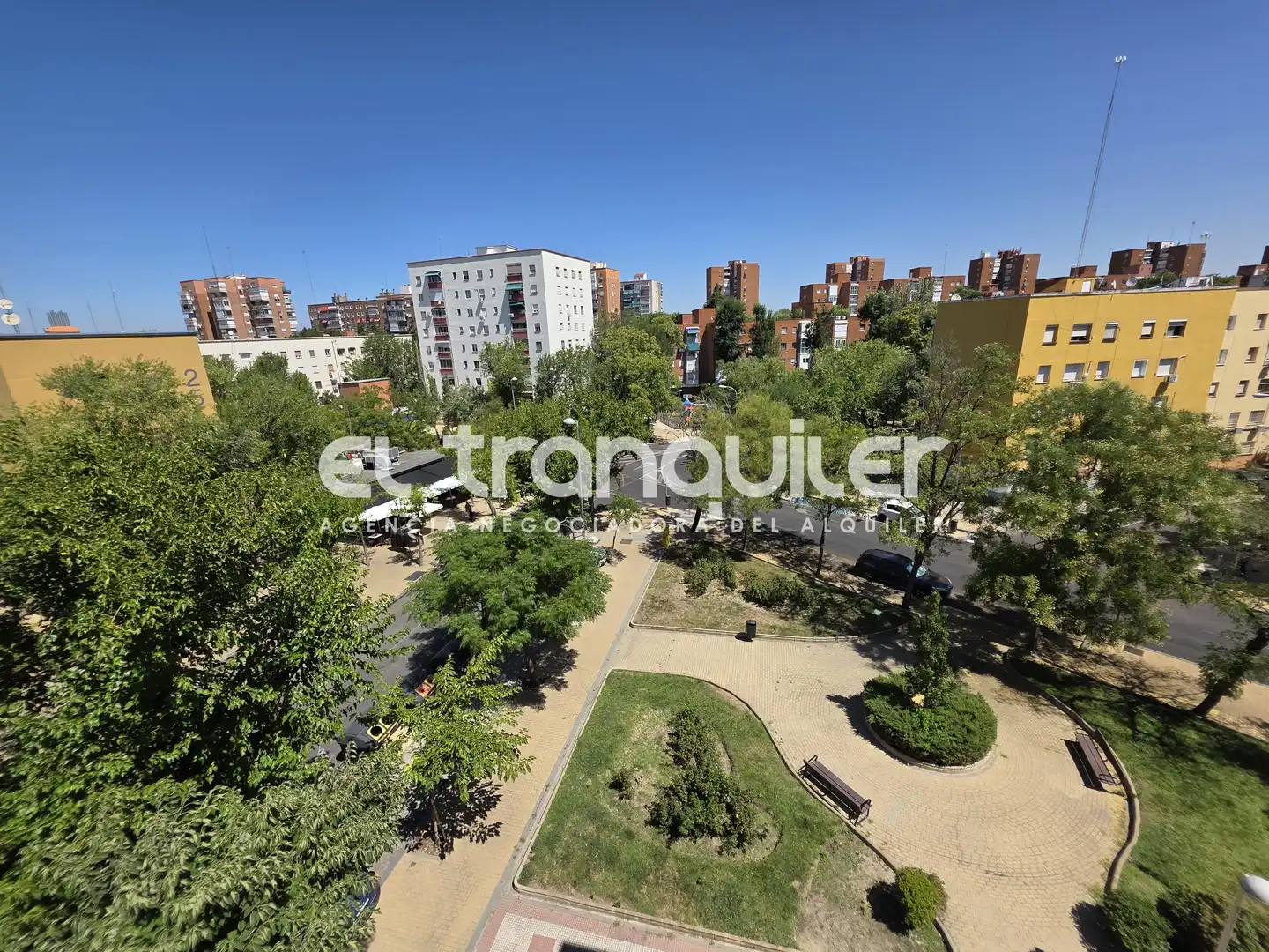 Aparcament de Pis de lloguer en Madrid amb Terrassa, Moblat i Es permeten mascotes
