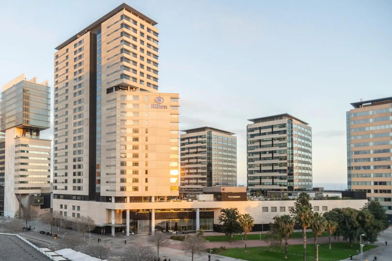 Außenansicht von Wohnung zum Verkauf in Barcelona mit Klimaanlage, Heizung und Terrasse