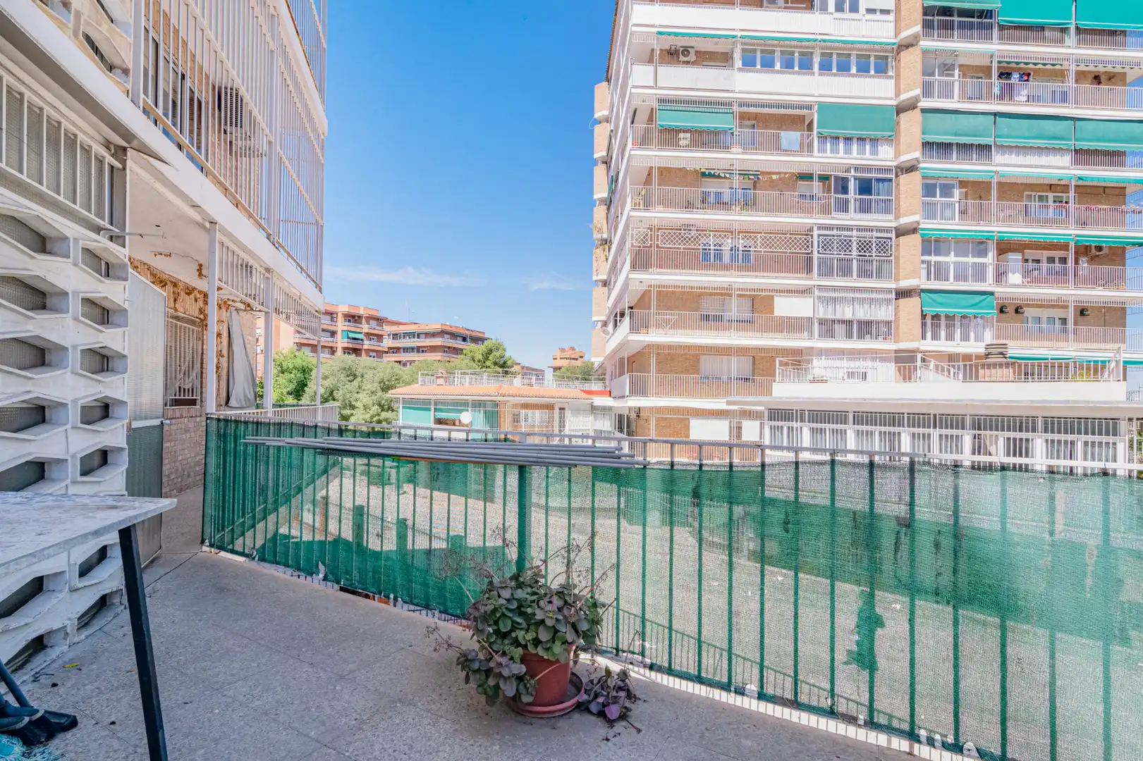 Exterior view of Flat for sale in Granada  with Terrace, Storage room and Balcony