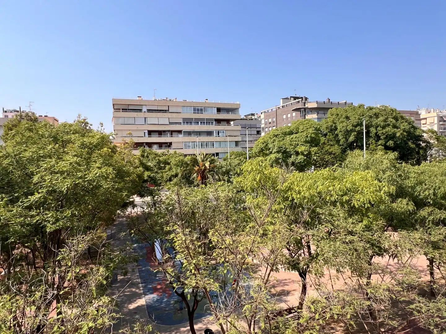 Vista exterior de Pis de lloguer en Elche / Elx amb Moblat, Balcó i Piscina comunitària