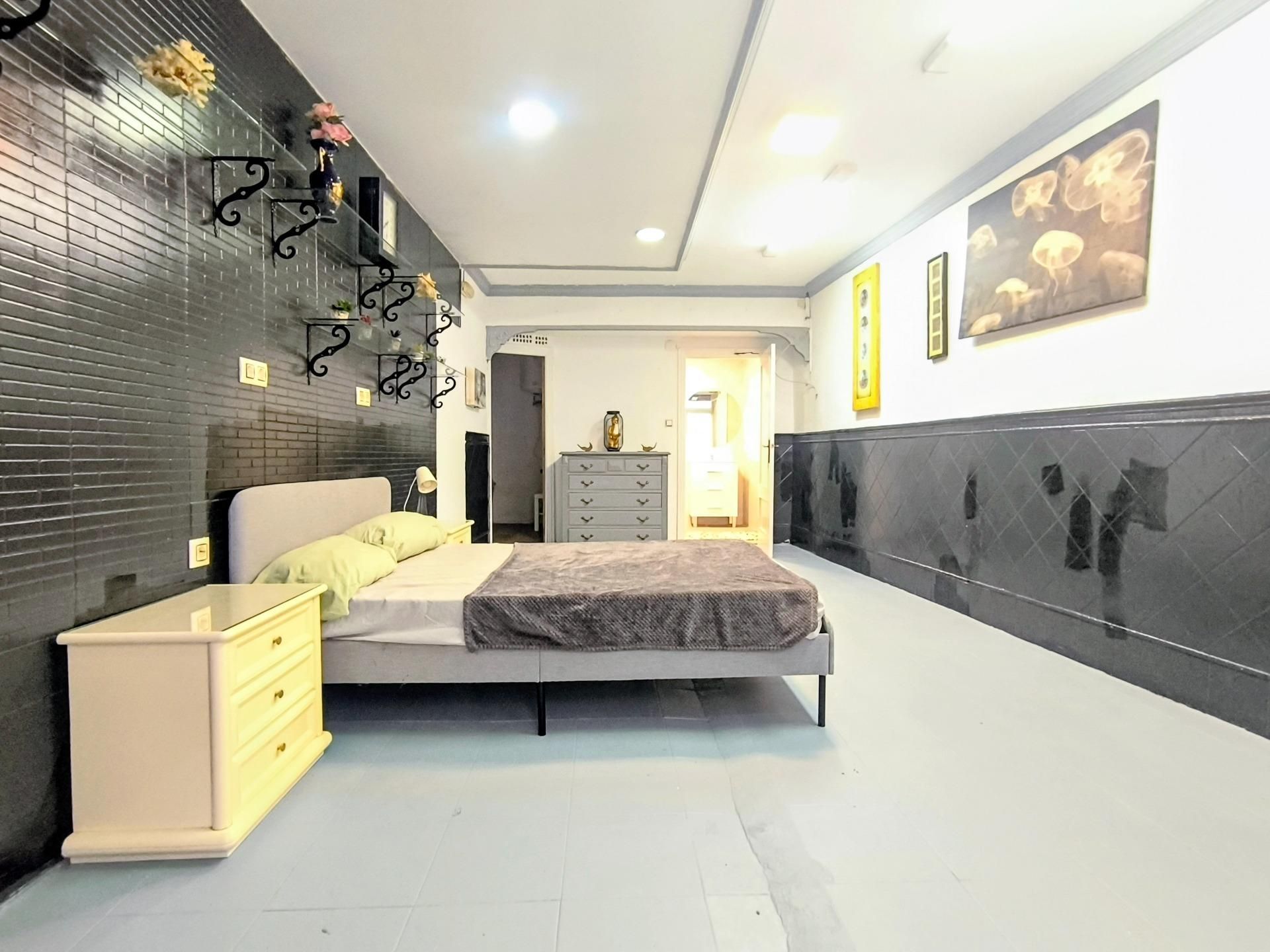 Dormitori de Apartament en venda en  Valencia Capital amb Terrassa i Balcó
