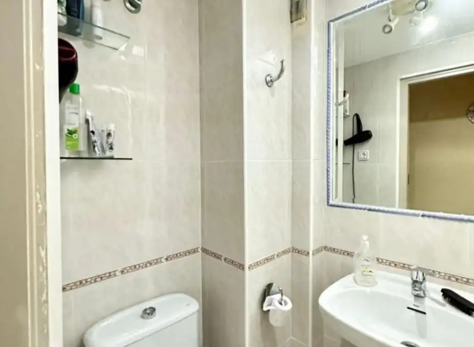 Baño de Piso en venta en Torremolinos con Aire acondicionado, Terraza y Piscina comunitaria