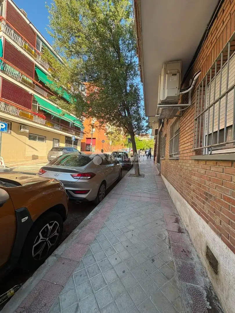 Vista exterior de Piso en venta en Madrid