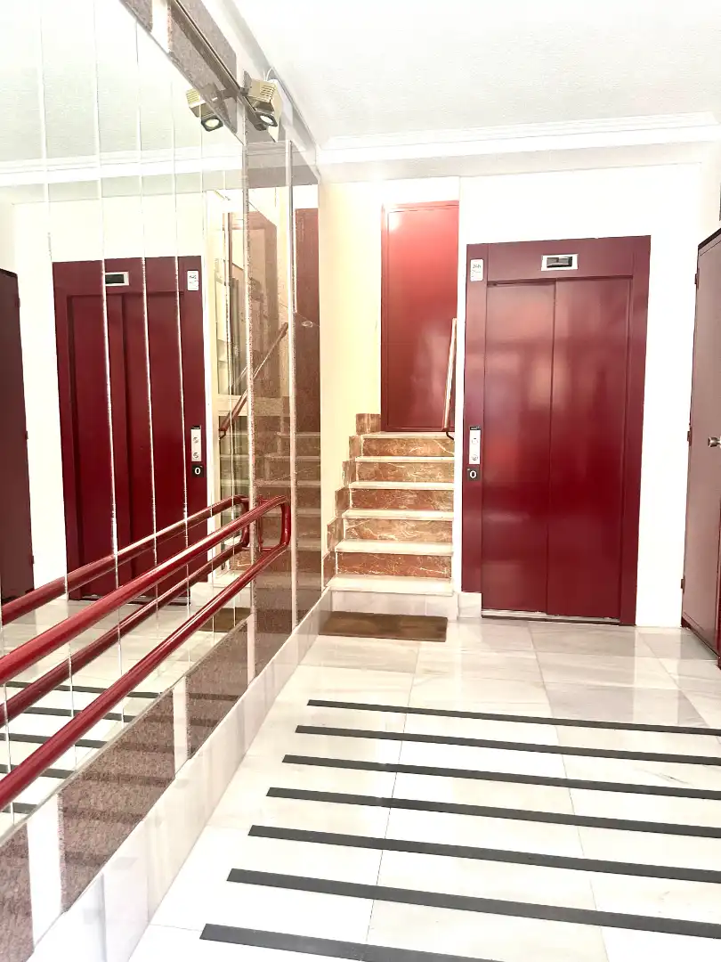 Piso en venta en Madrid con Calefacción, Trastero y Horno
