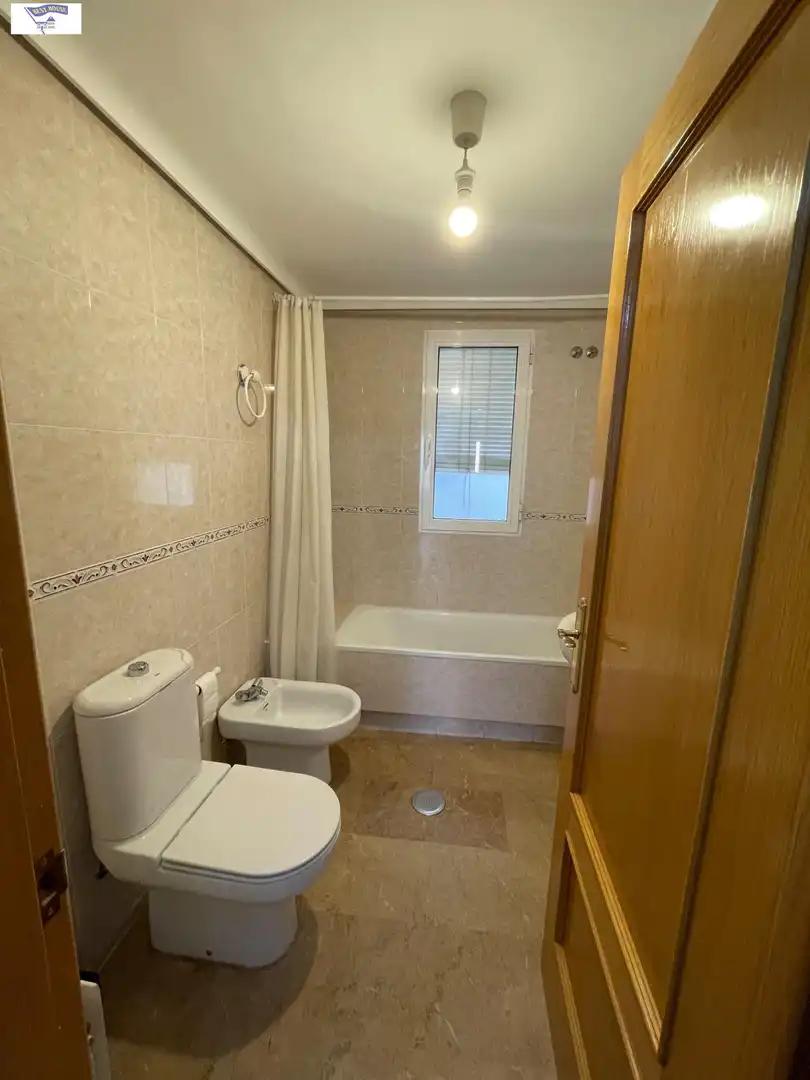 Baño de Apartamento de alquiler en Albacete con Calefacción, Amueblado y Balcón