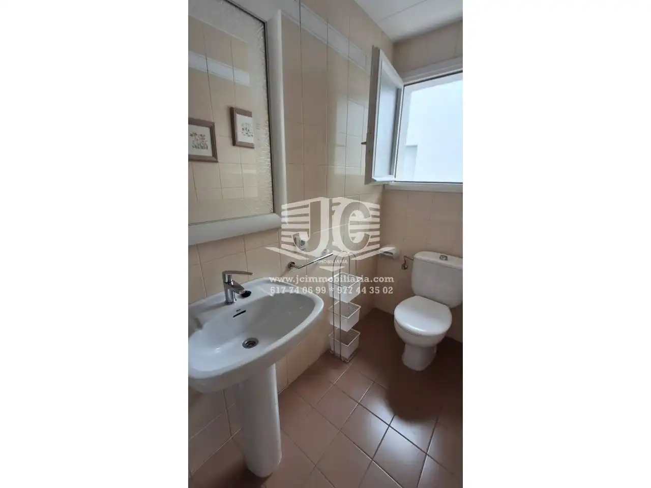 Baño de Piso de alquiler en Tortosa con Aire acondicionado, Terraza y Amueblado