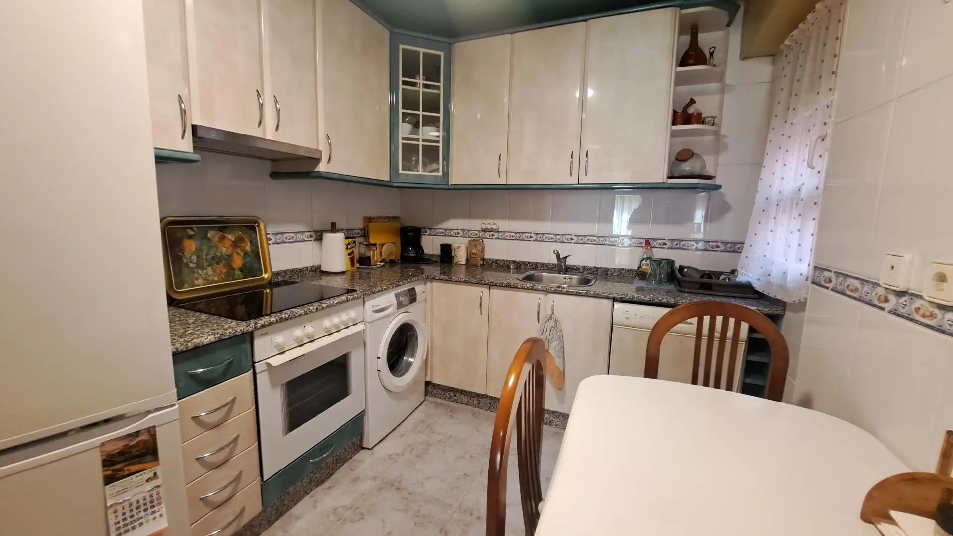 Cocina de Piso en venta en Ponferrada con Calefacción y Terraza