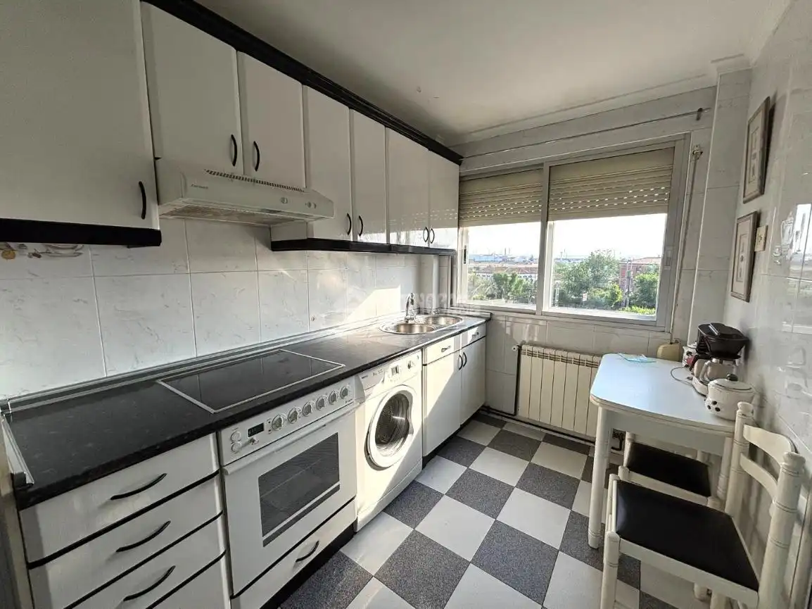 Cocina de Piso en venta en Medina del Campo con Calefacción