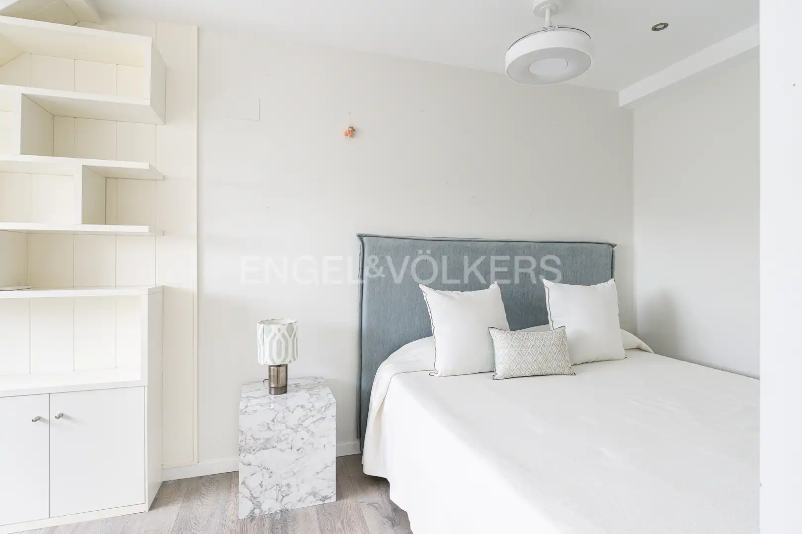 Bedroom of Attic for sale in Majadahonda  with Air Conditioner, Heating and Terrace