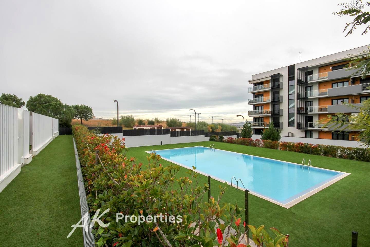 Swimming pool of House or chalet for sale in Sant Just Desvern  with Air Conditioner, Private garden and Terrace