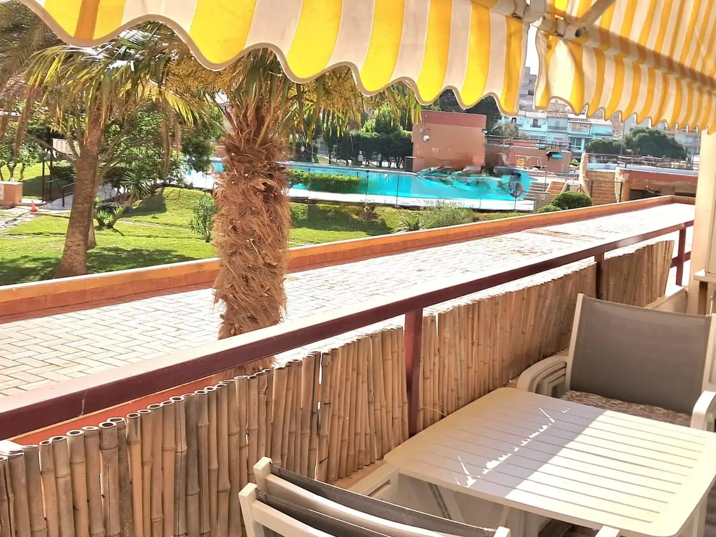 Appartement compact avec piscine à vendre à cap ponent