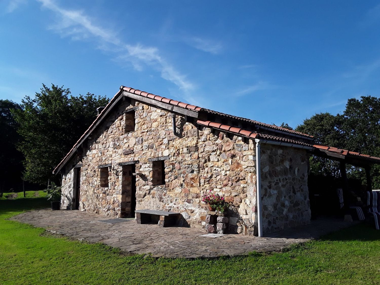 Vista exterior de Casa o chalet en venta en Nava con Piscina