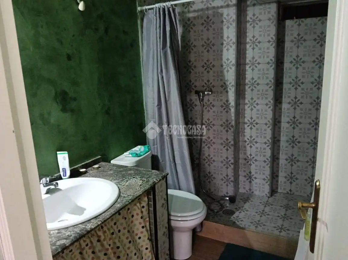 Baño de Casa adosada en venta en Dos Hermanas con Aire acondicionado, Jardín privado y Trastero