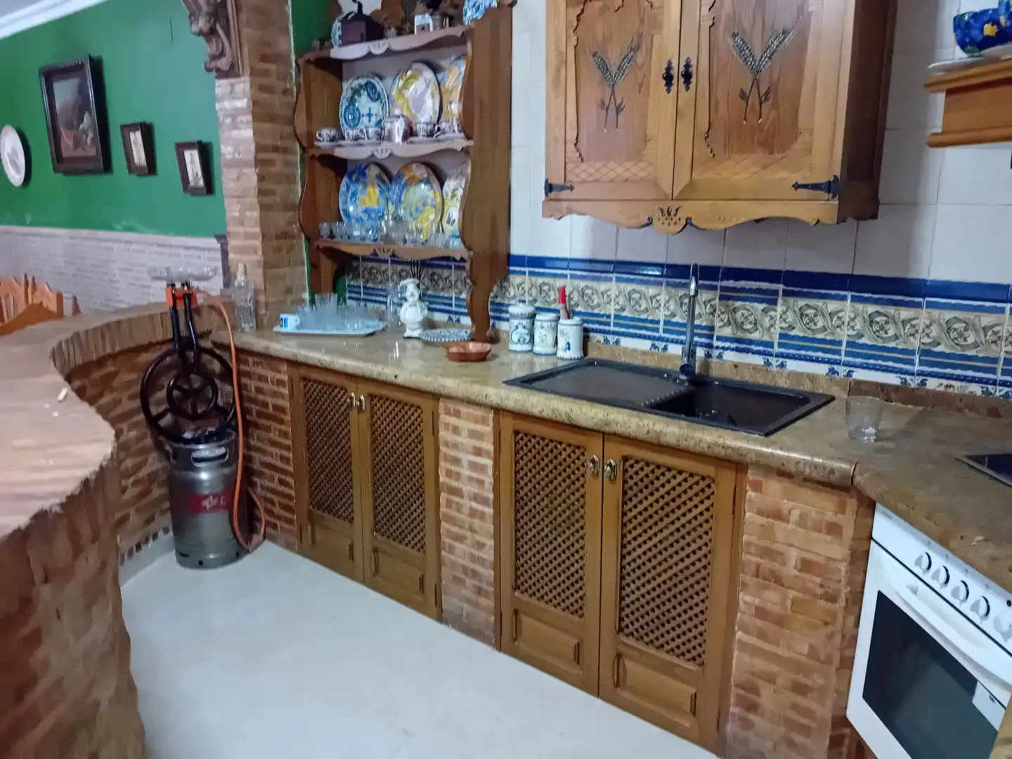 Küche von Wohnung zum Verkauf in Almagro mit Klimaanlage, Heizung und Terrasse
