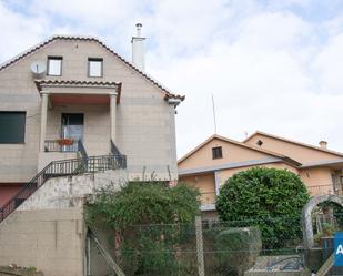 Vista exterior de Finca rústica en venda en Bueu amb Calefacció i Jardí privat