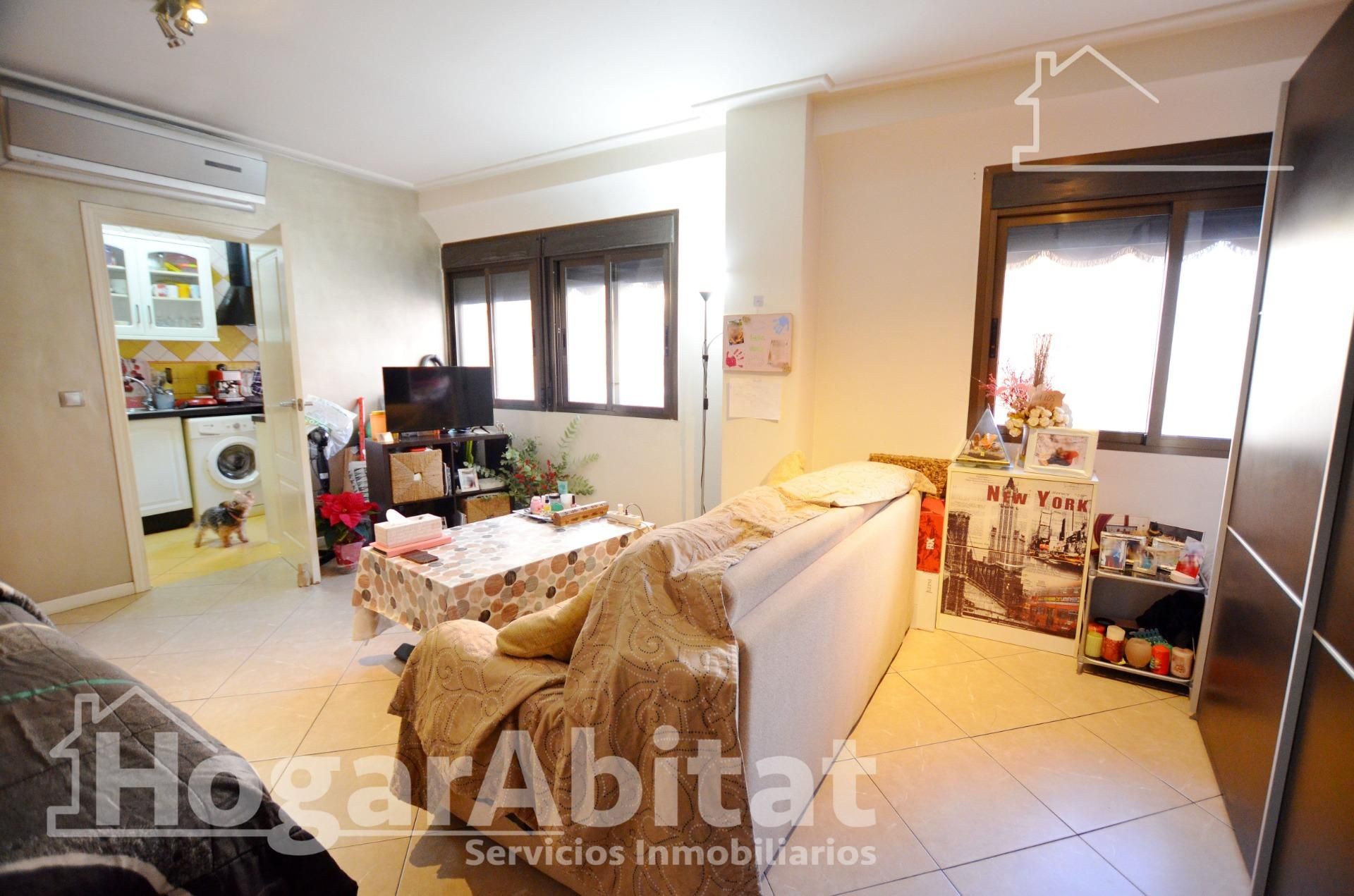 Living room of Flat for sale in Alicante / Alacant  with Air Conditioner and Heating