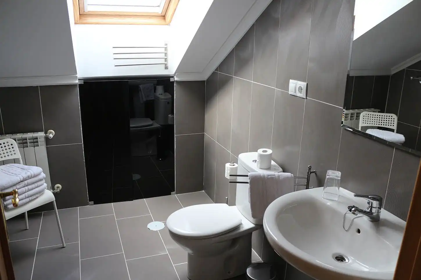 Baño de Casa o chalet en venta en Parres con Jardín privado, Trastero y Piscina