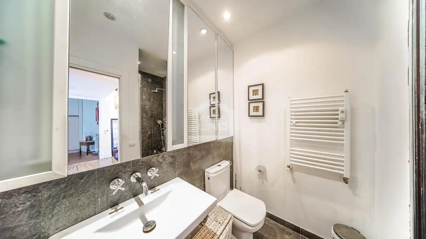 Baño de Piso en venta en Madrid con Calefacción y Parquet