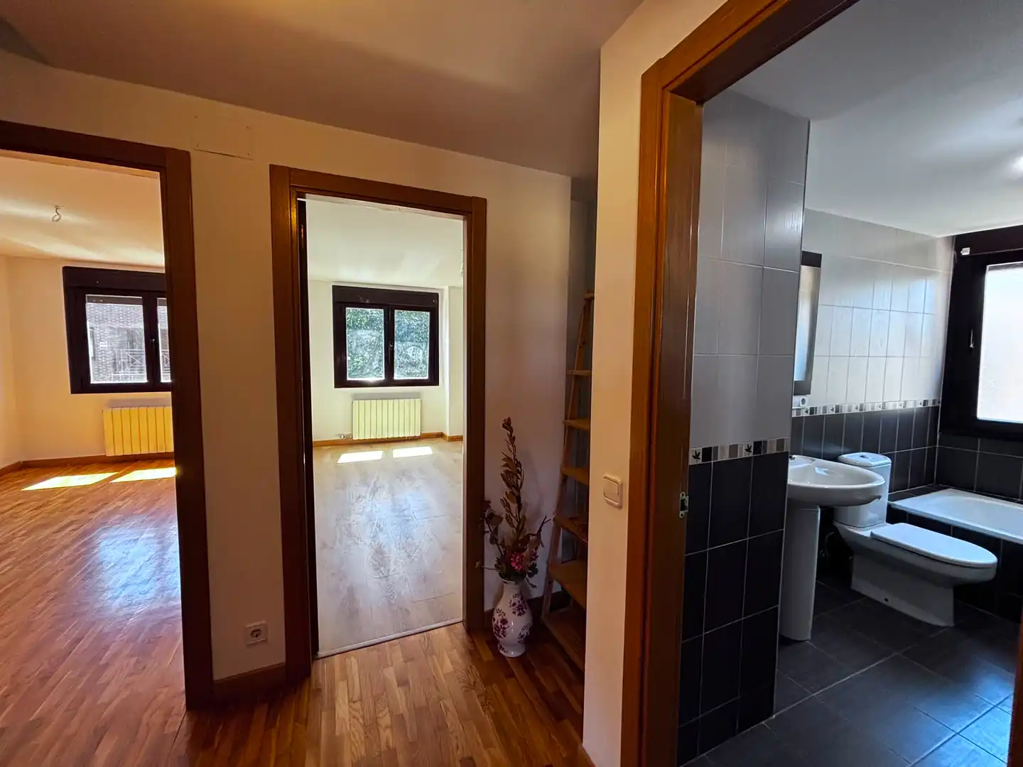 Einfamilien-Reihenhaus zum Verkauf in Burgos mit Heizung, Terrasse und Abstellraum