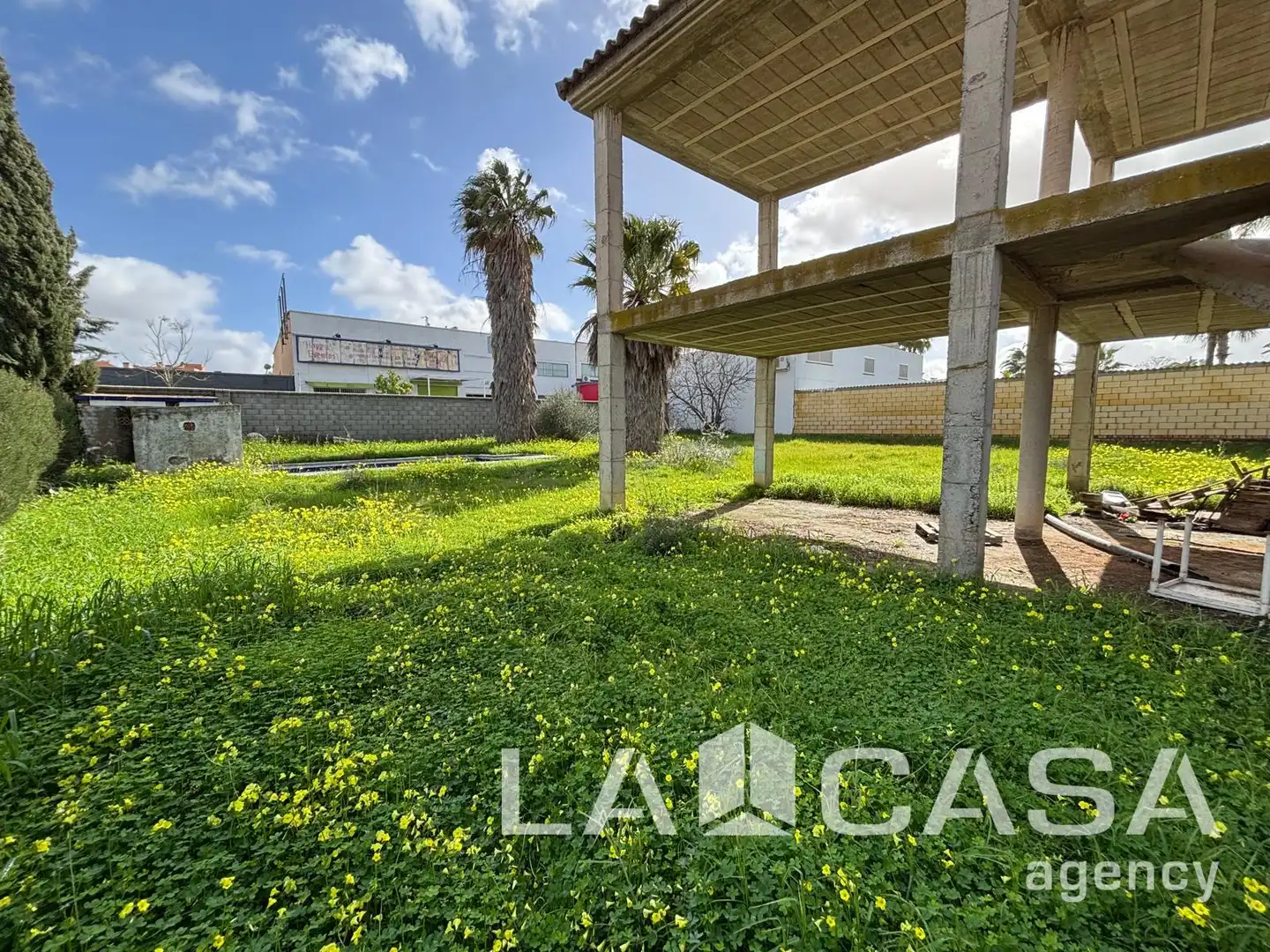 Casa adosada en venta en Montequinto