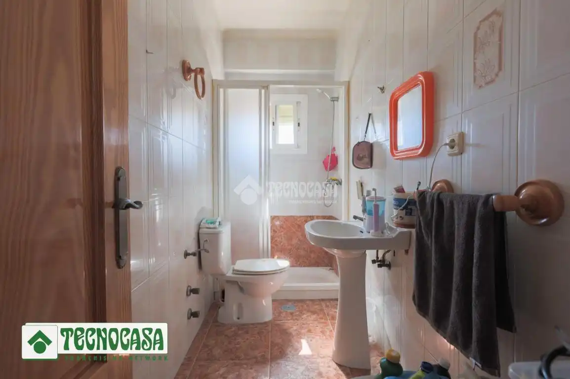 Badezimmer von Wohnung zum Verkauf in Adra