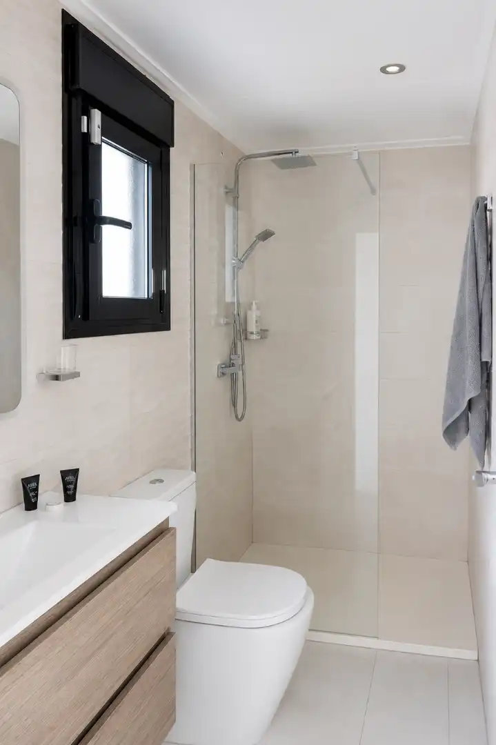 Bany de Casa o xalet de lloguer en San Pedro del Pinatar amb Aire condicionat, Terrassa i Piscina