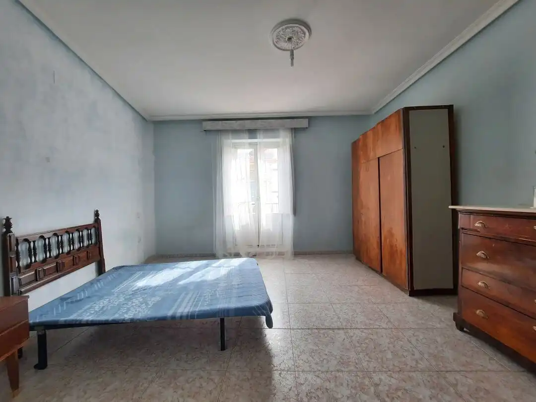 Dormitori de Casa o xalet en venda en Escalona amb Balcó