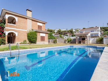 Casa con piscina en venta en de Sant Marc