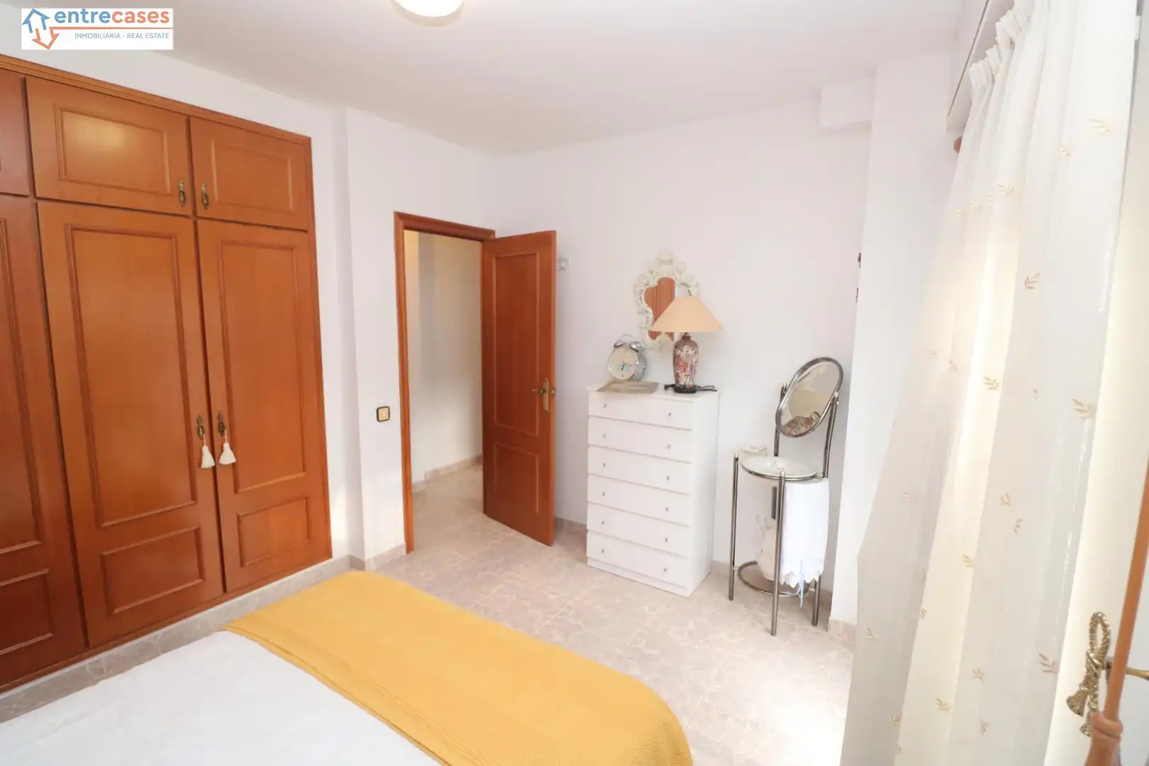 Habitación de Planta baja en venta en Gilet con Amueblado y Balcón