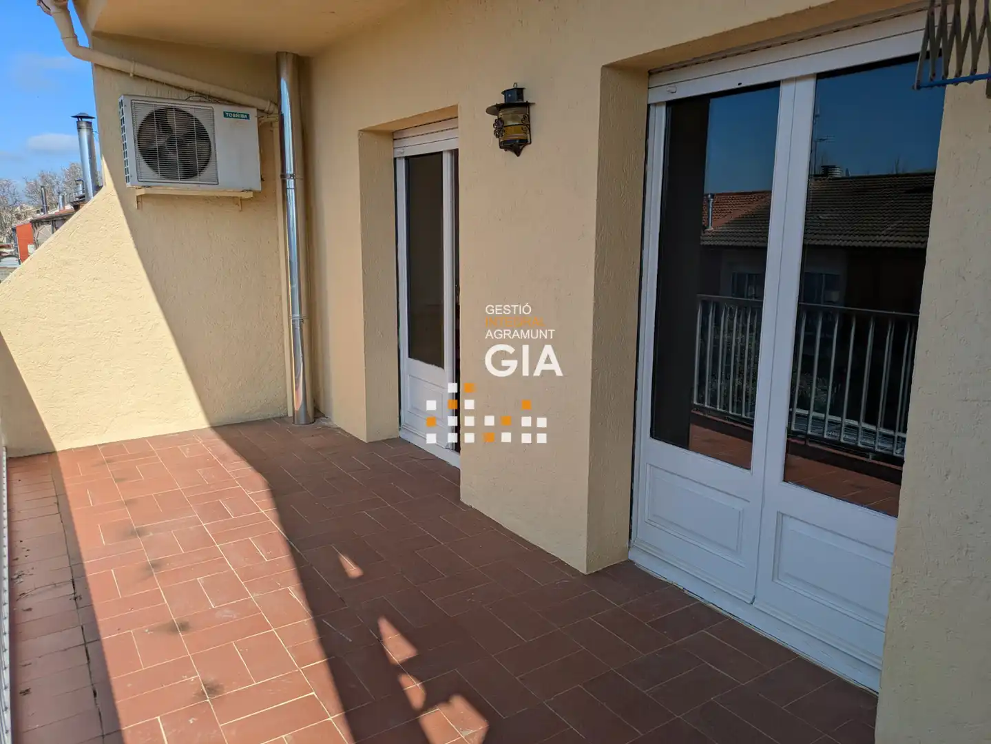 Vista exterior de Casa adosada en venda en Agramunt amb Aire condicionat, Calefacció i Jardí privat