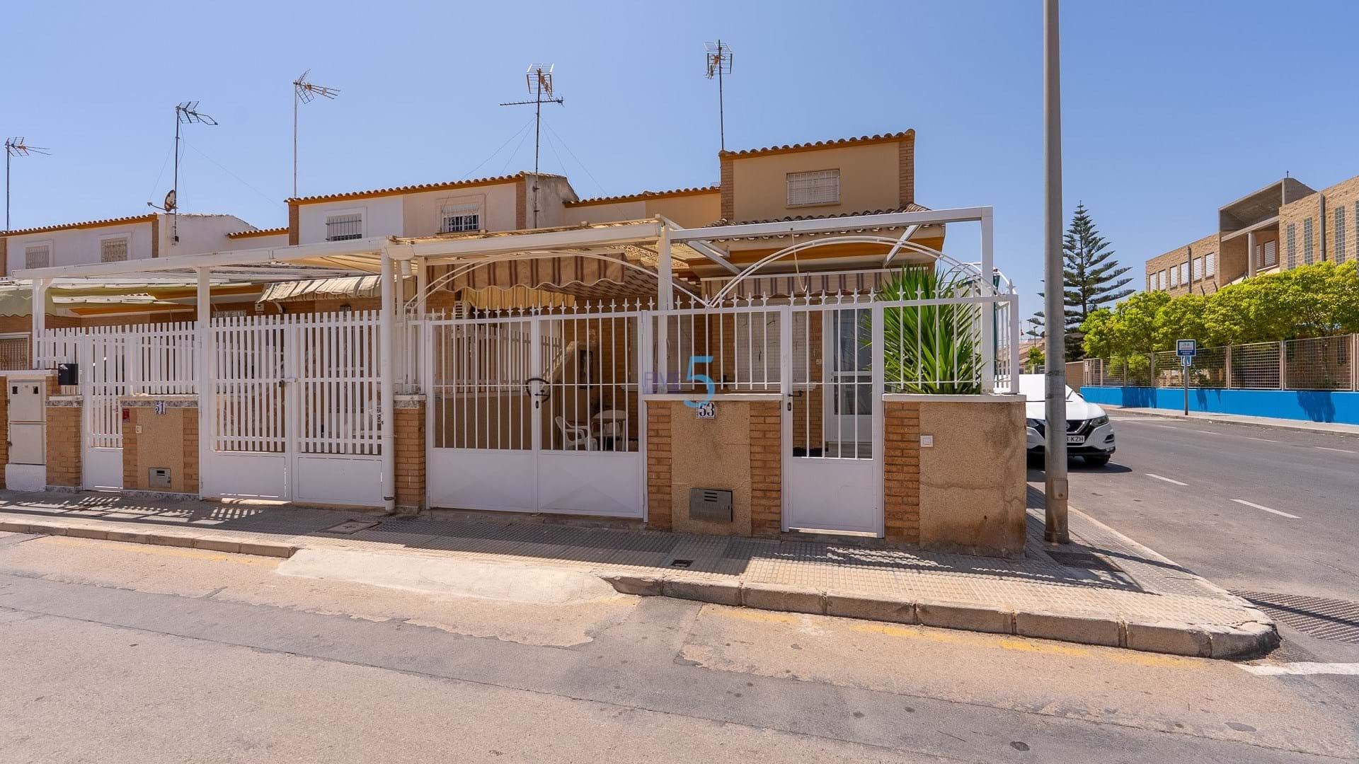 Exterior view of Single-family semi-detached for sale in San Pedro del Pinatar  with Terrace, Storage room and Furnished