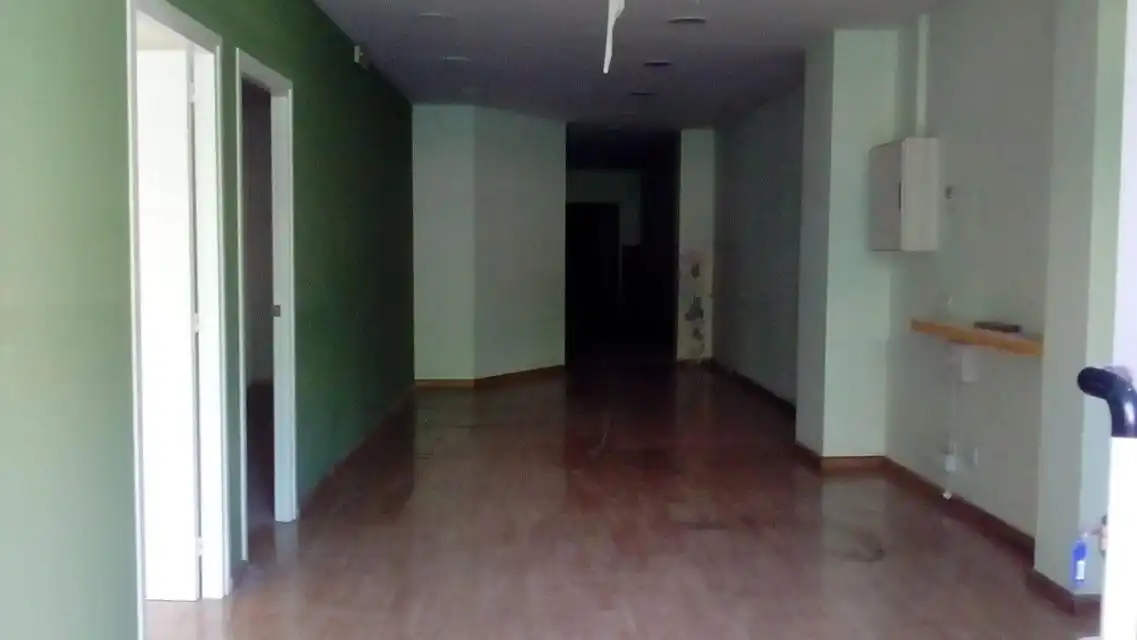 Local comercial en venta en Carrer Juli Cèsar, imagen 2