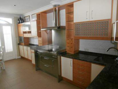 Kitchen of House or chalet for sale in  Toledo Capital  with Air Conditioner, Terrace and Swimming Pool