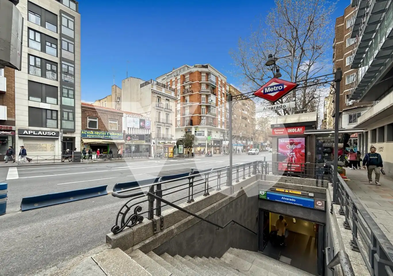 Vista exterior de Planta baixa en venda en Madrid amb Aire condicionat