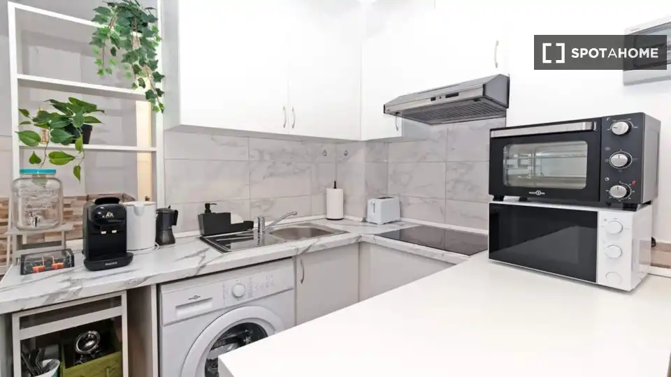 Kitchen of Flat for rent in Valencia  with Air Conditioner, Heating and Furnished