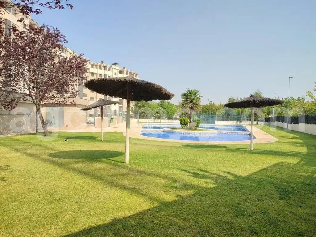 Piscina de Pis en venda en Valladolid amb Calefacció, Terrassa i Traster