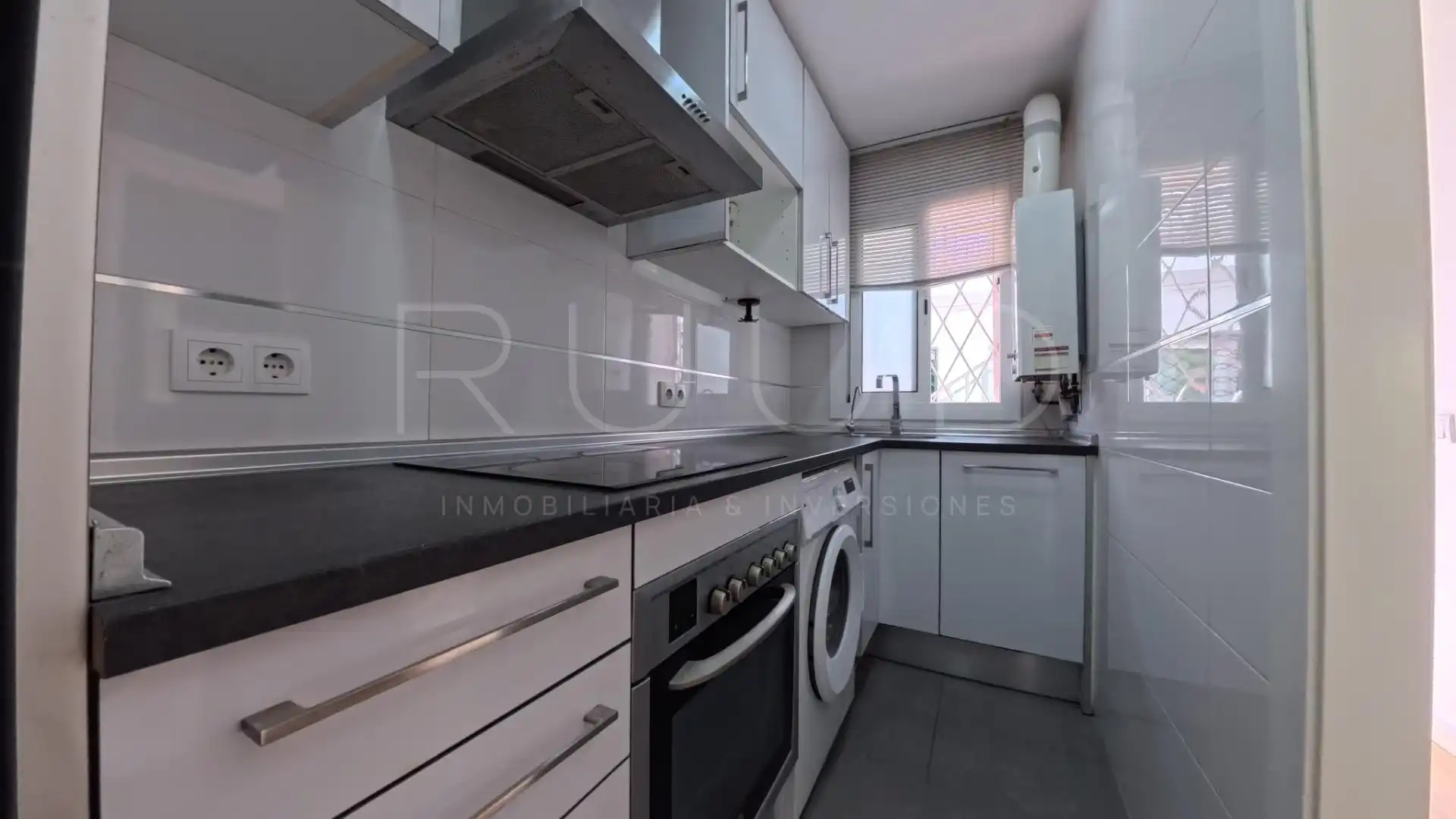 Kitchen of Flat for sale in Castelldefels  with Air Conditioner, Parquet flooring and Terrace
