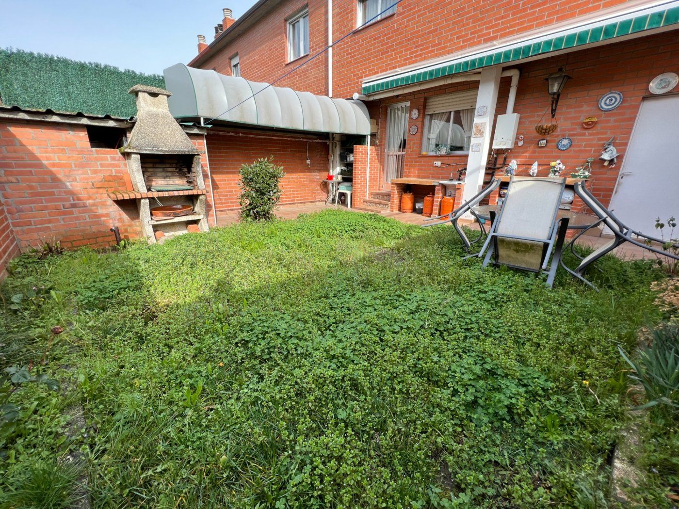 Jardí de Casa o xalet en venda en Cacabelos amb Calefacció, Jardí privat i Traster