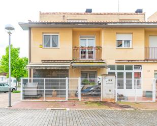 Exterior view of House or chalet for sale in Huarte / Uharte  with Heating, Private garden and Storage room