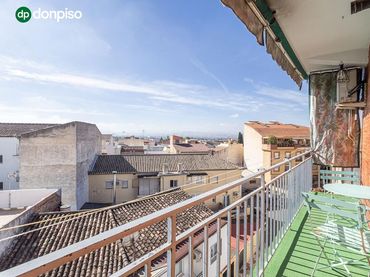 Piso con balcón en venta en Calle JUMILLA 1
