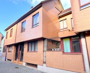 Exterior view of Single-family semi-detached for sale in Burgos Capital  with Heating, Parquet flooring and Terrace