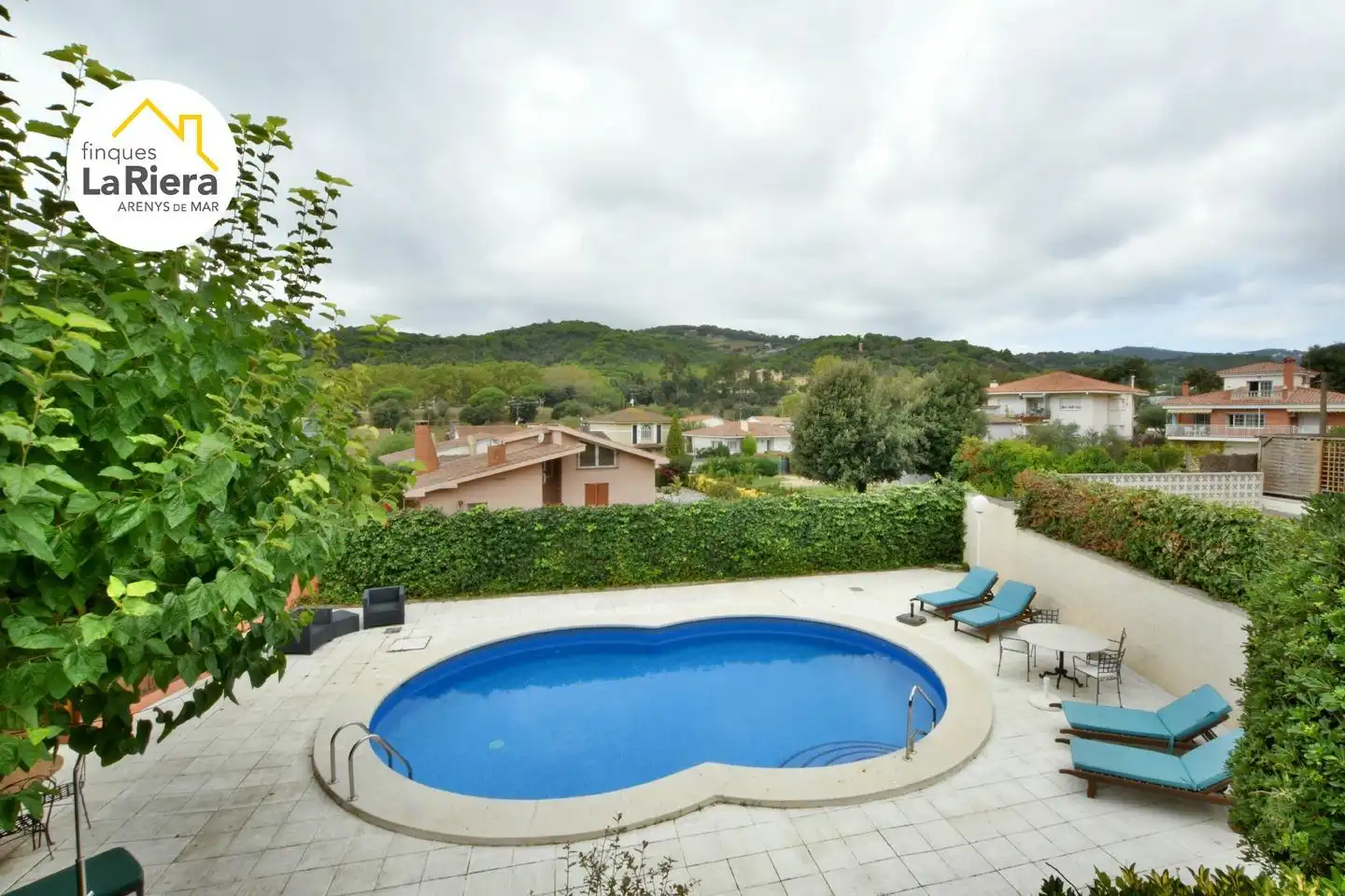 Schwimmbecken von Haus oder Chalet zum Verkauf in Arenys de Munt mit Klimaanlage, Heizung und Privatgarten