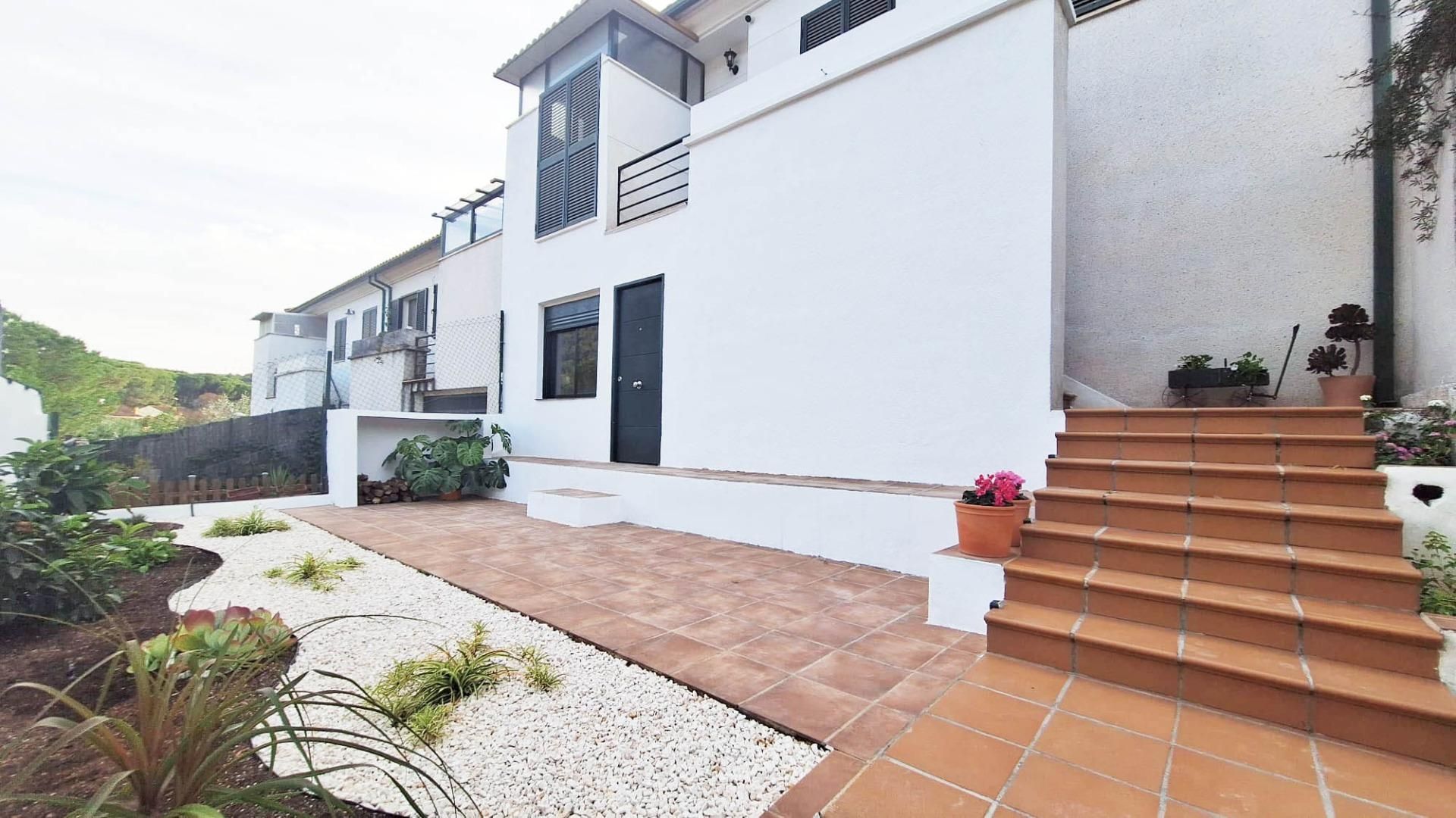 Exterior view of Single-family semi-detached for sale in  Córdoba Capital  with Air Conditioner, Heating and Terrace