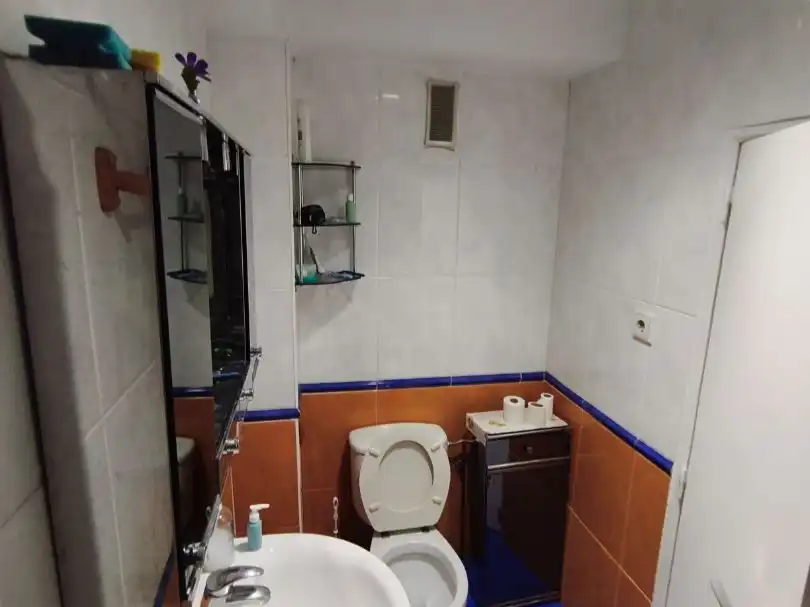Badezimmer von Wohnung zum Verkauf in  Madrid Capital mit Klimaanlage, Terrasse und Balkon